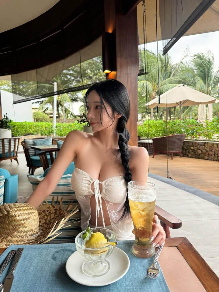 Người mẫu Hàn Quốc đến Nha Trang được hàng loạt fan Việt xin “check in” cùng- Ảnh 6. Người mẫu Hàn Quốc đến Nha Trang được hàng loạt fan Việt xin “check in” cùng- Ảnh 6.