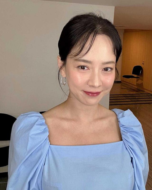 Tết đến gần, phụ nữ ngoài 40 tuổi bỗng thấy mình xuống sắc, xuống sức, cơ thể không "nghe lời": CHuyên gì đang xảy ra?- Ảnh 2. Tết đến gần, phụ nữ ngoài 40 tuổi bỗng thấy mình xuống sắc, xuống sức, cơ thể không "nghe lời": CHuyên gì đang xảy ra?- Ảnh 2.