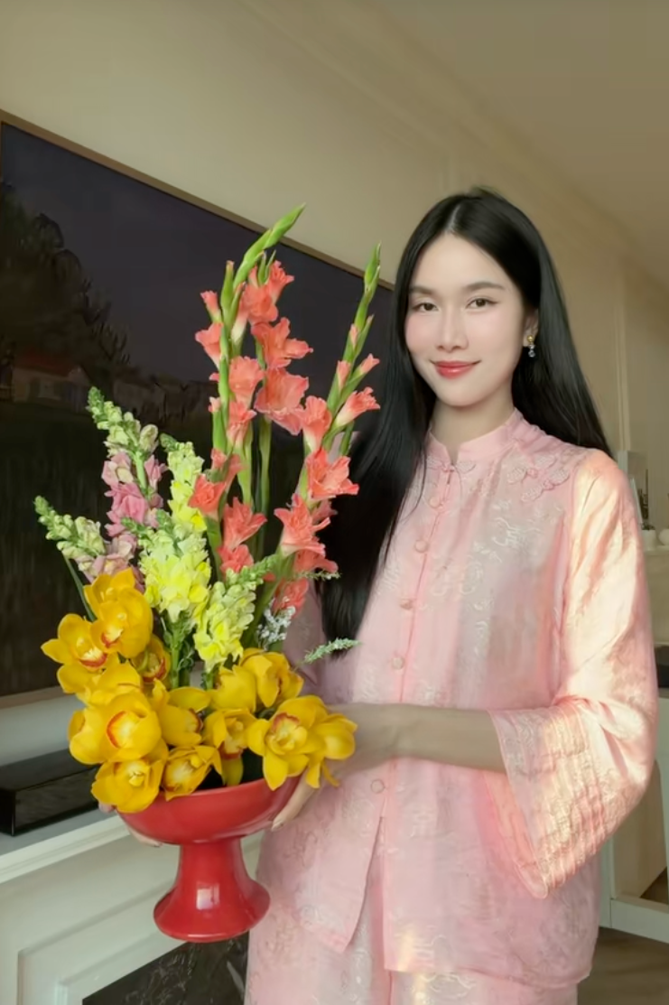 Ngoài áo dài, một trend đồ Tết chuẩn phú bà khiến phụ nữ tuổi 35+ mê mệt, được "chị bán gạo" lăng xê nhiệt tình- Ảnh 11.