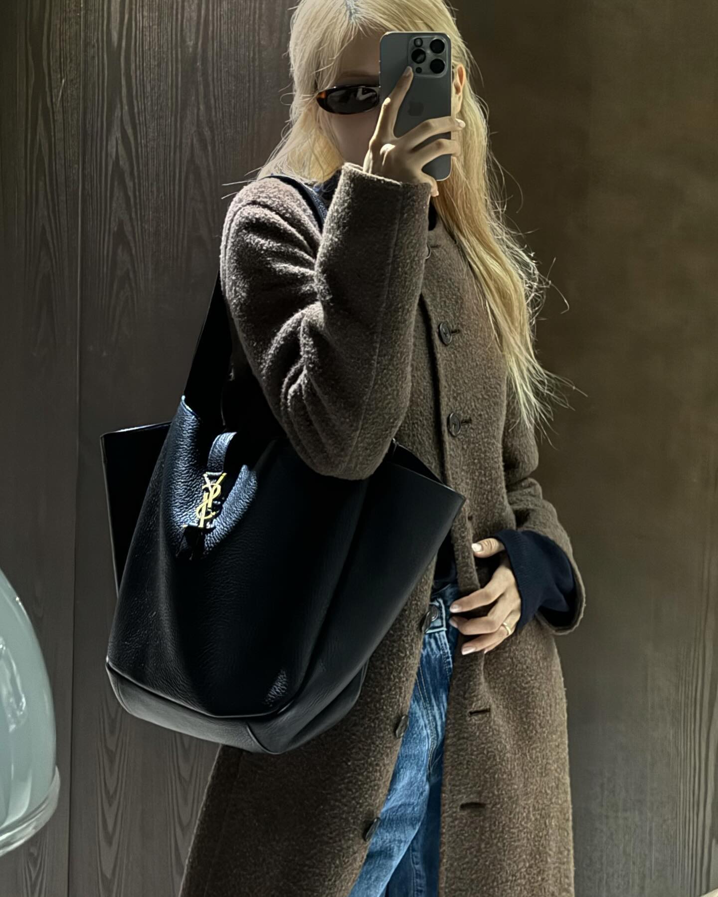 Hình mẫu mặc quần jeans đỉnh cao chính là Rosé: Phối đồ tối giản nhưng sang tới từng set- Ảnh 7.