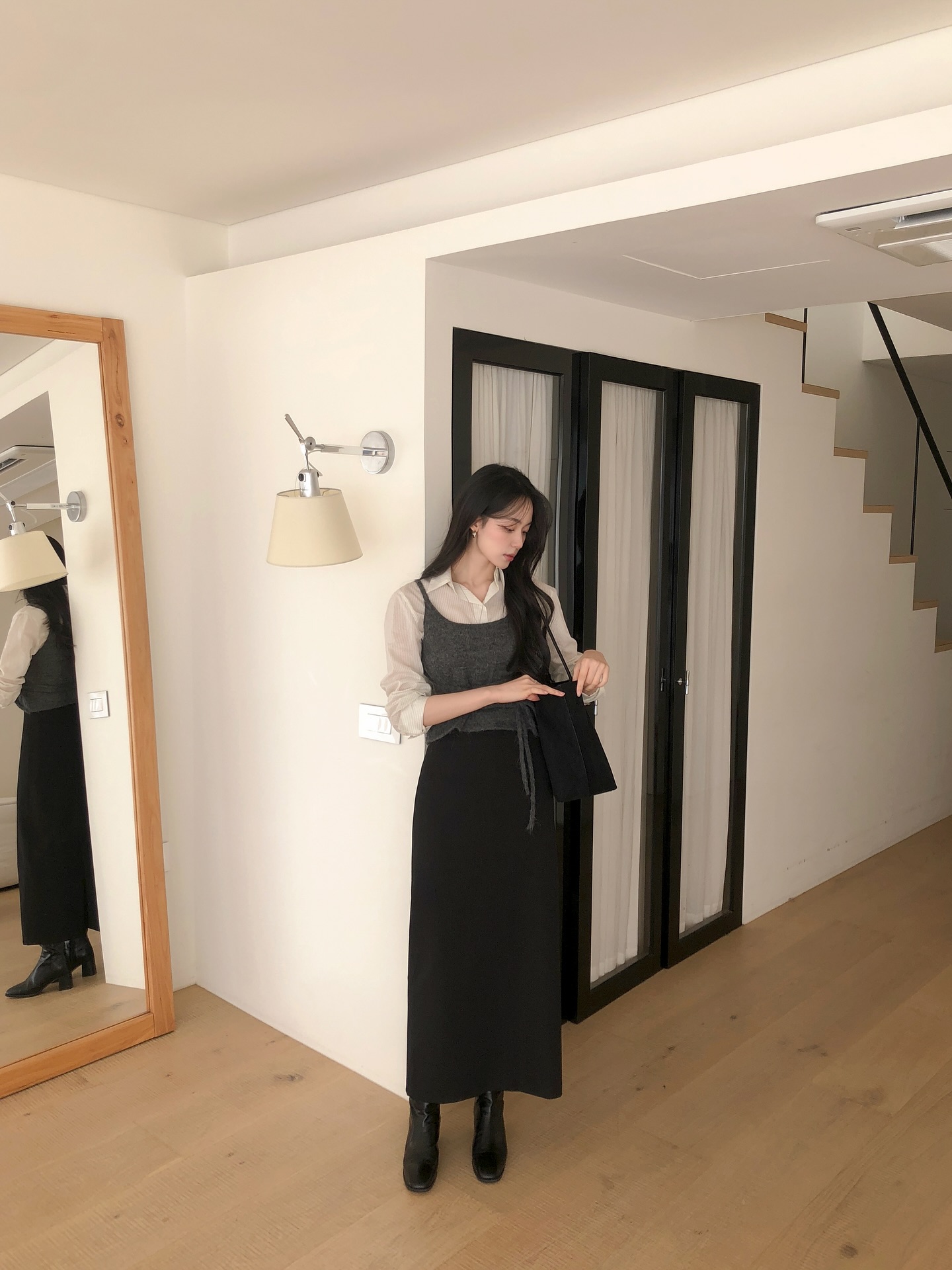 Không chỉ mỗi quần jeans mới hack tuổi, 4 item này cũng trẻ hóa phong cách cực tốt- Ảnh 7.