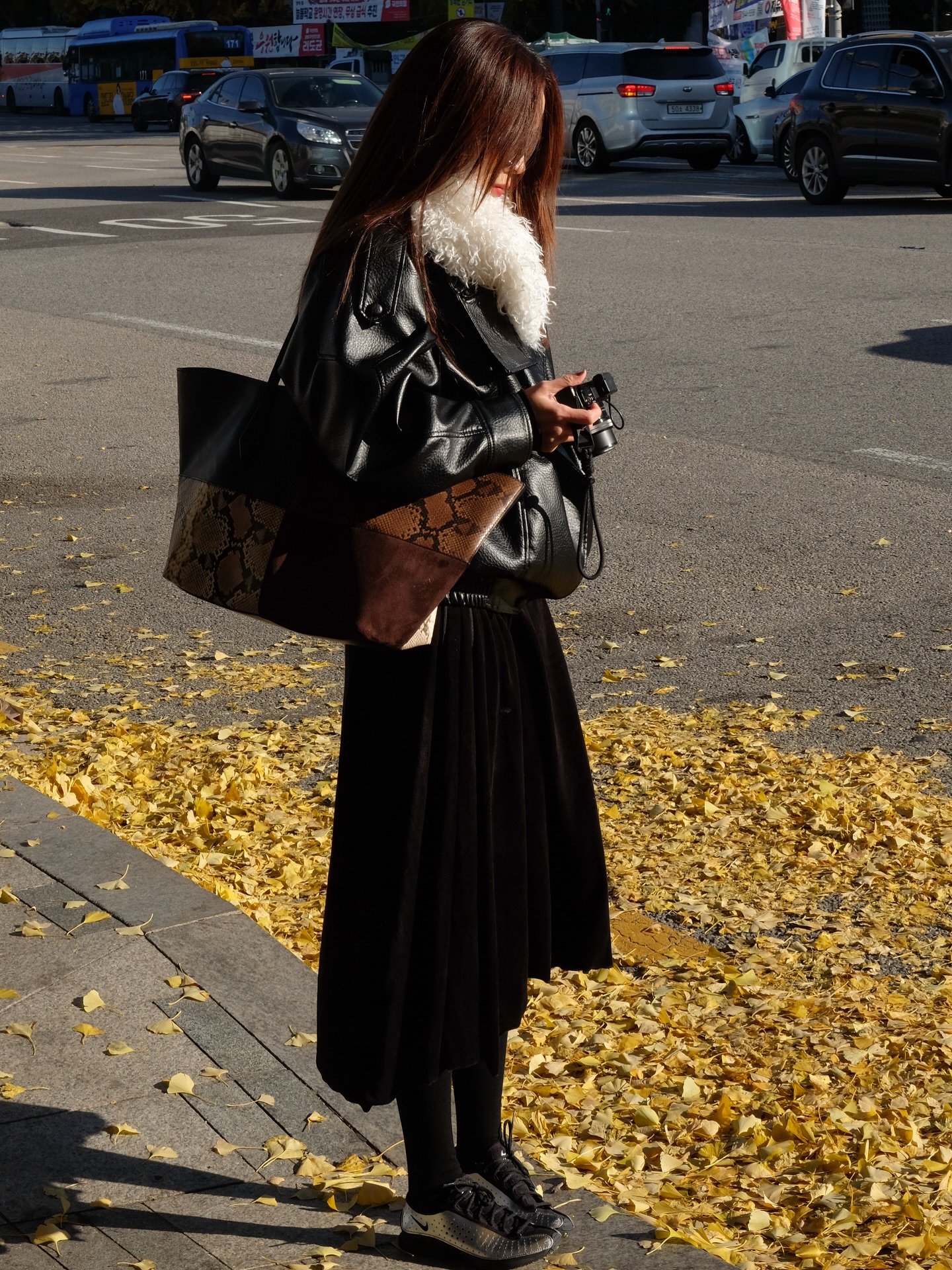 4 mẫu áo khoác hack tuổi tốt nhất dành cho phụ nữ ngoài 40- Ảnh 4.