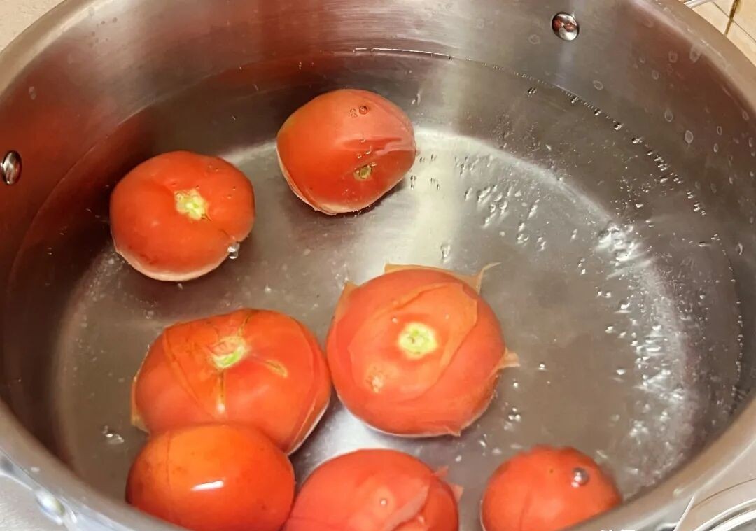 Mẹ tôi thường nấu món bún này: Mùi thơm lan tỏa, ngon đến nỗi cả nhà ăn hết sạch không còn một giọt nước dùng- Ảnh 5. Mẹ tôi thường nấu món bún này: Mùi thơm lan tỏa, ngon đến nỗi cả nhà ăn hết sạch không còn một giọt nước dùng- Ảnh 5.