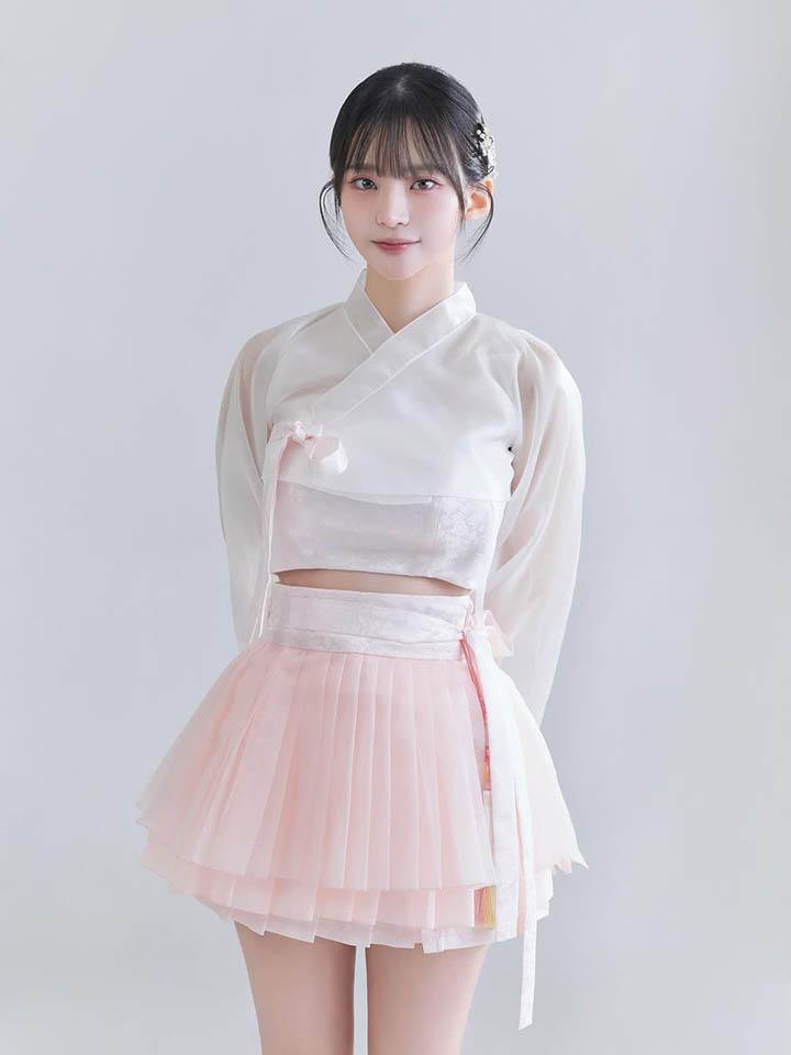 Bạn gái tin đồn của Smeb - “mỹ nhân bước ra từ trong game hẹn hò” có body bốc lửa cỡ nào?- Ảnh 3.