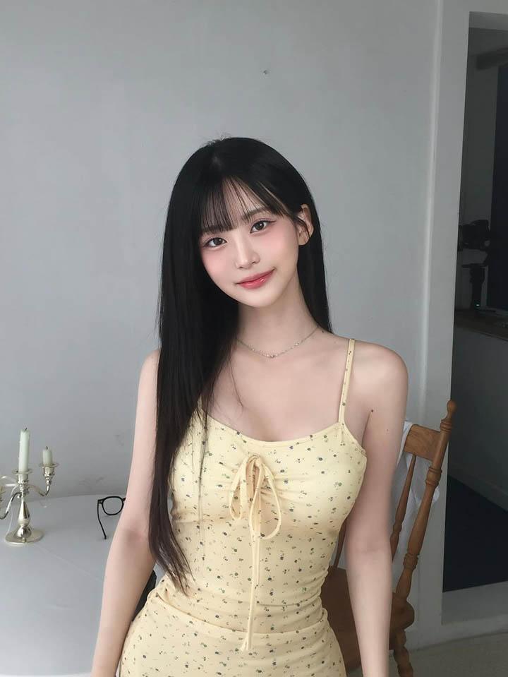 Bạn gái tin đồn của Smeb - “mỹ nhân bước ra từ trong game hẹn hò” có body bốc lửa cỡ nào?- Ảnh 4.