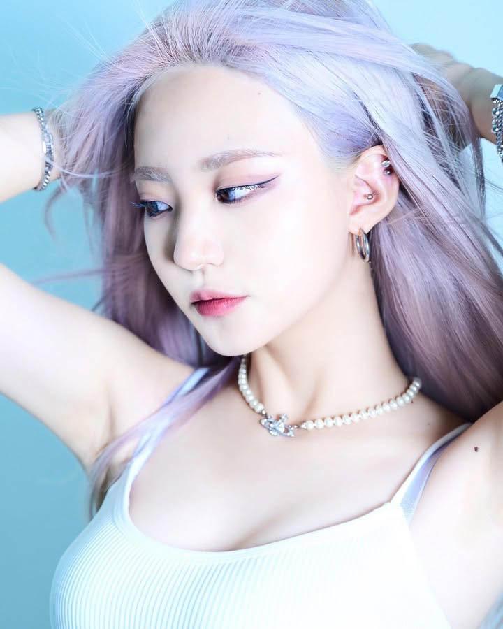 Bạn gái tin đồn của Smeb - “mỹ nhân bước ra từ trong game hẹn hò” có body bốc lửa cỡ nào?- Ảnh 6.