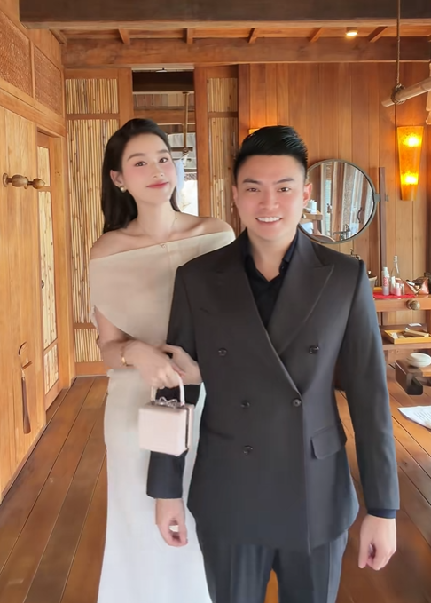 Viết Vương làm lộ chuyện Đỗ Hà đang mang thai?- Ảnh 3. Viết Vương làm lộ chuyện Đỗ Hà đang mang thai?- Ảnh 3.