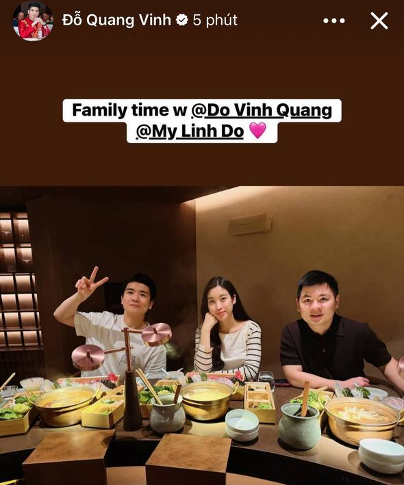 "Dâu hào môn" Đỗ Mỹ Linh giản dị cùng chồng Chủ tịch hẹn hò, còn "bóc phốt" ái nữ 2 tuổi cực yêu- Ảnh 1. "Dâu hào môn" Đỗ Mỹ Linh giản dị cùng chồng Chủ tịch hẹn hò, còn "bóc phốt" ái nữ 2 tuổi cực yêu- Ảnh 1.