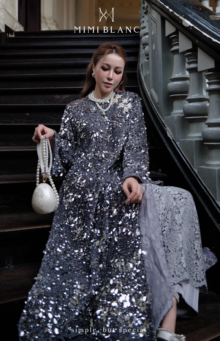 Không còn đỏ, hồng quen thuộc, áo dài Tết 2026 "bắt trend" loạt thiết kế đậm chất phú bà thời thượng- Ảnh 18. Không còn đỏ, hồng quen thuộc, áo dài Tết 2026 "bắt trend" loạt thiết kế đậm chất phú bà thời thượng- Ảnh 18.