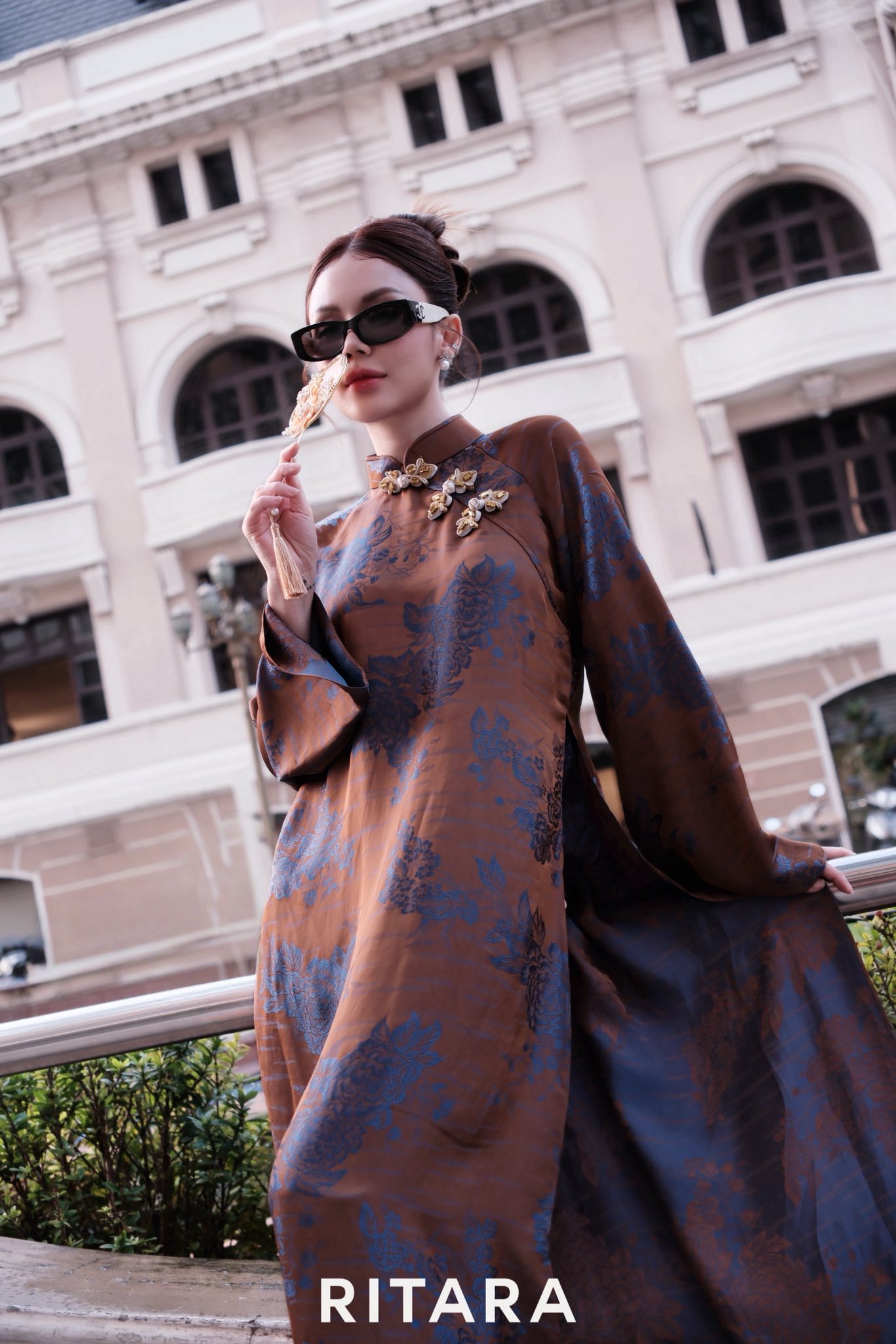 Không còn đỏ, hồng quen thuộc, áo dài Tết 2026 "bắt trend" loạt thiết kế đậm chất phú bà thời thượng- Ảnh 21. Không còn đỏ, hồng quen thuộc, áo dài Tết 2026 "bắt trend" loạt thiết kế đậm chất phú bà thời thượng- Ảnh 21.