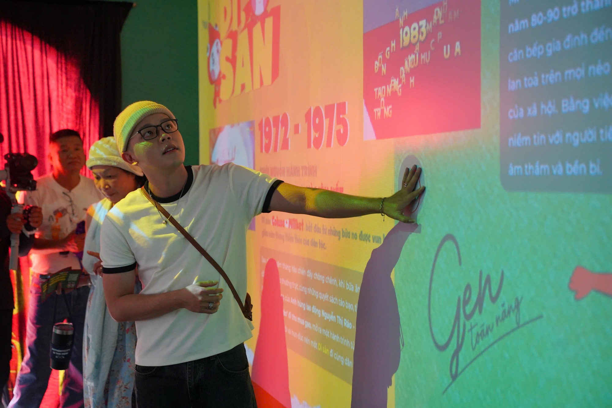 Colusa-Miliket giải bài toán làm mới thương hiệu bằng triển lãm nghệ thuật tại Hozo City Tết Fest 2025- Ảnh 3. Colusa-Miliket giải bài toán làm mới thương hiệu bằng triển lãm nghệ thuật tại Hozo City Tết Fest 2025- Ảnh 3.