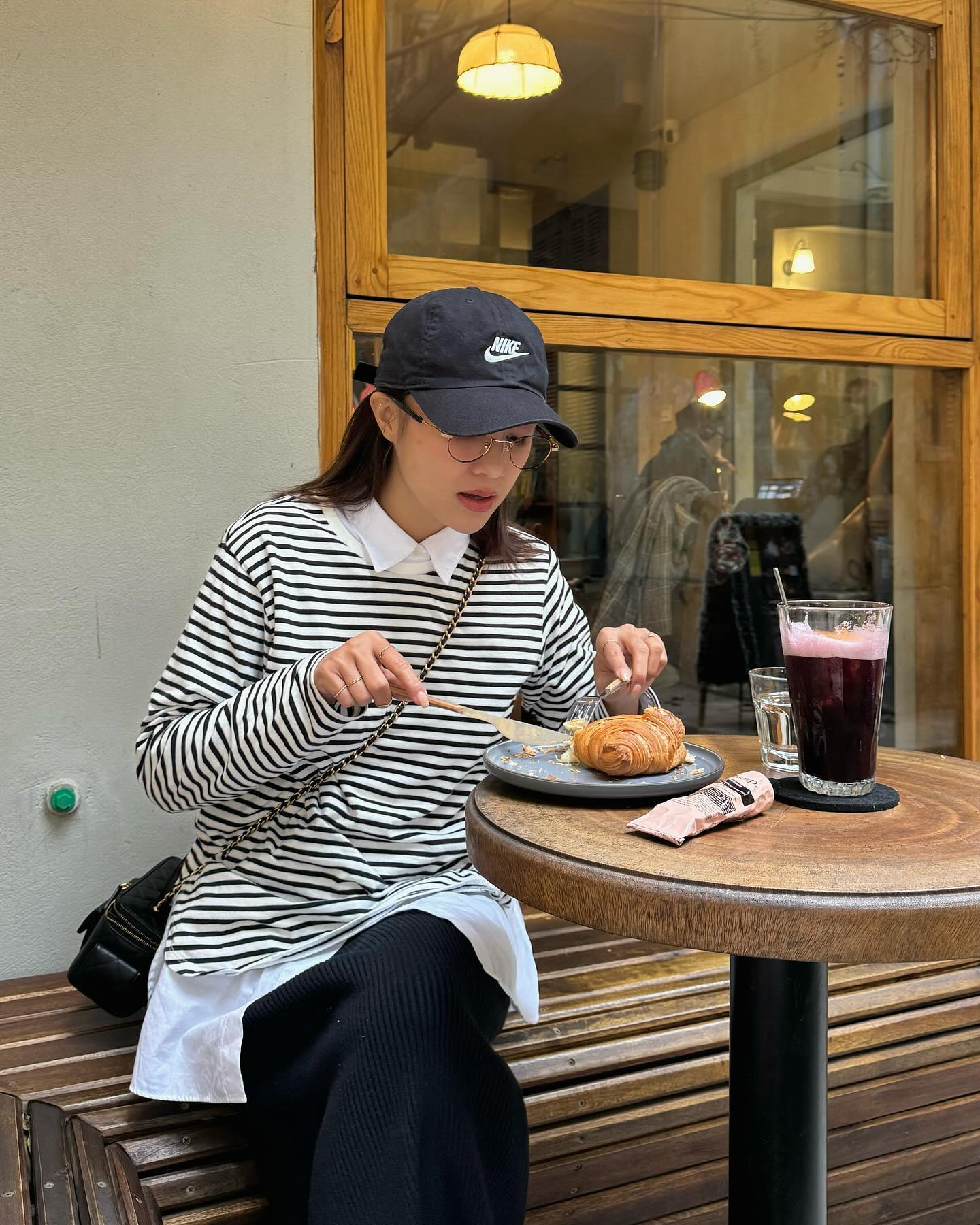 Hot mom Việt là "cao thủ" diện trang phục màu trung tính, phối đồ từ những item cơ bản mà vẫn đẹp tinh tế- Ảnh 9.