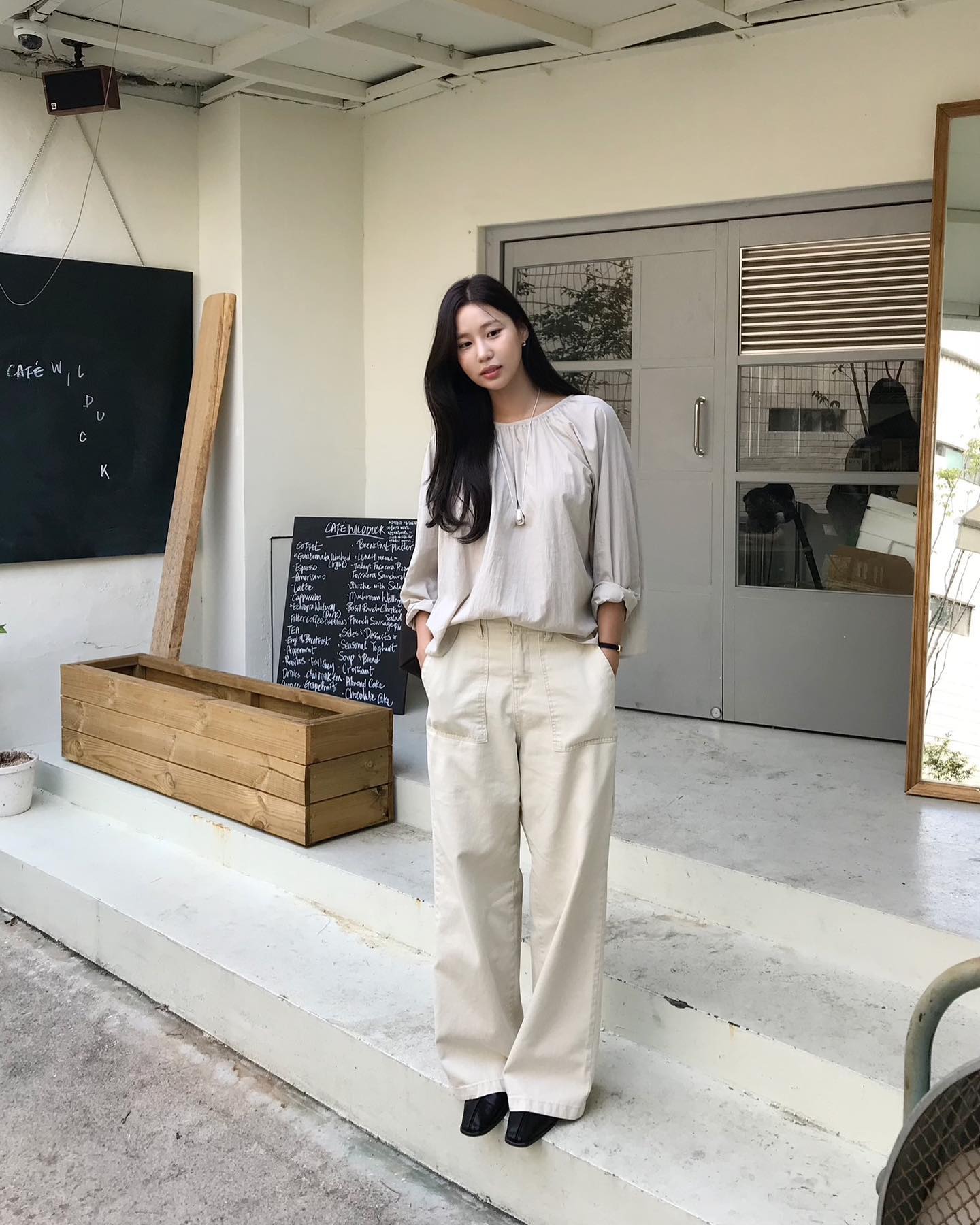 Cách đơn giản để "lên đời" phong cách trong năm 2026 chính là sắm 5 mẫu quần ống rộng đang hot nhất- Ảnh 7.