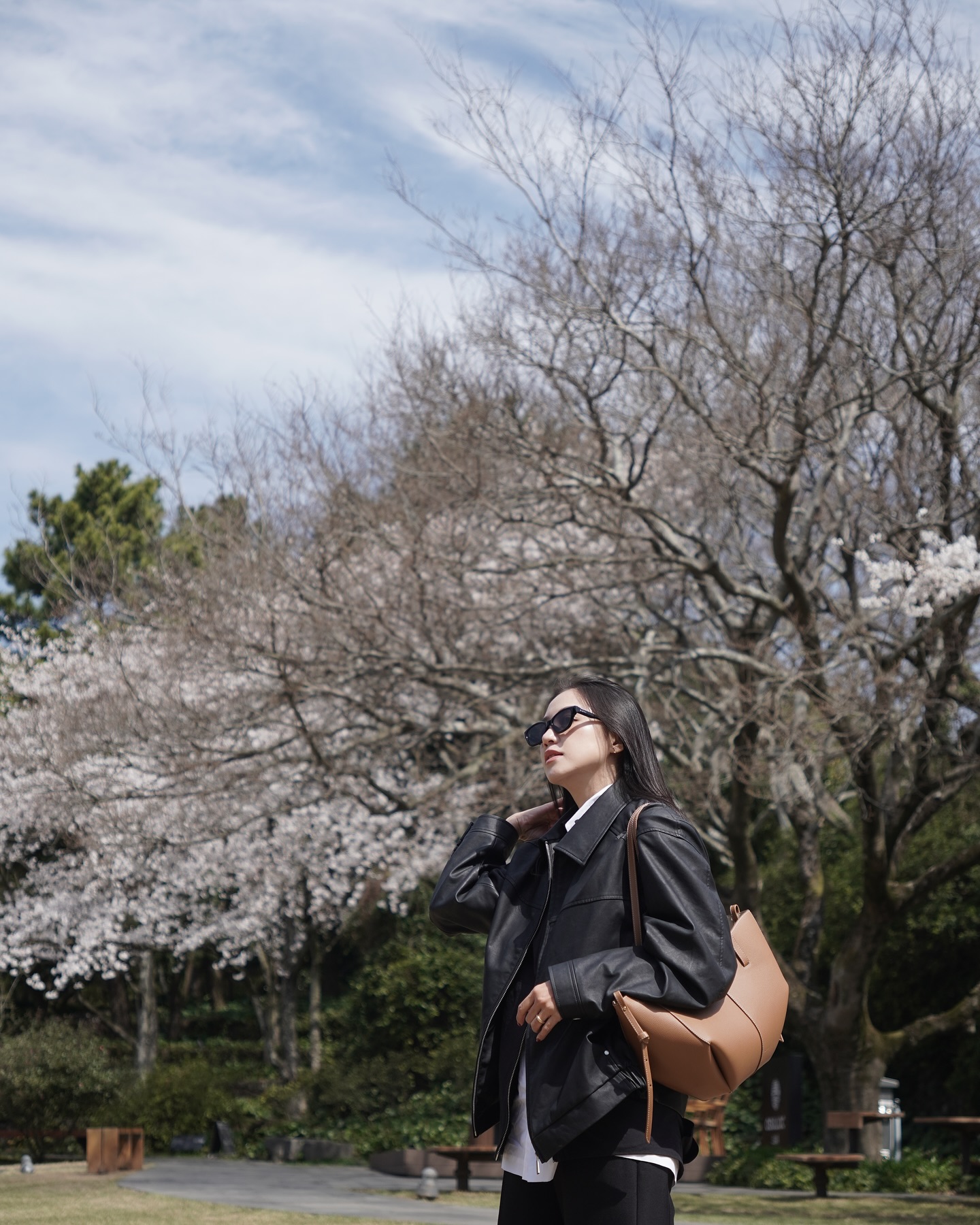 Hot mom Việt là "cao thủ" diện trang phục màu trung tính, phối đồ từ những item cơ bản mà vẫn đẹp tinh tế- Ảnh 4.