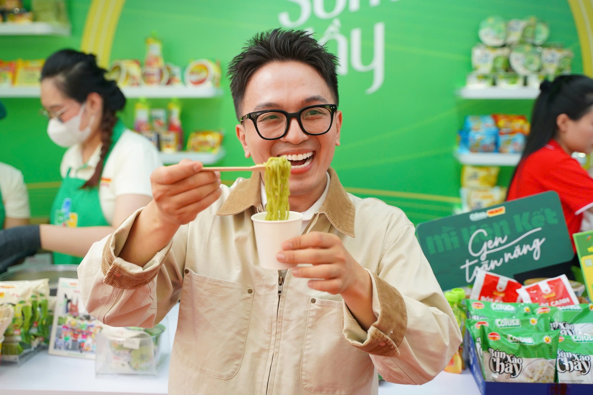 Colusa-Miliket giải bài toán làm mới thương hiệu bằng triển lãm nghệ thuật tại Hozo City Tết Fest 2025- Ảnh 5. Colusa-Miliket giải bài toán làm mới thương hiệu bằng triển lãm nghệ thuật tại Hozo City Tết Fest 2025- Ảnh 5.