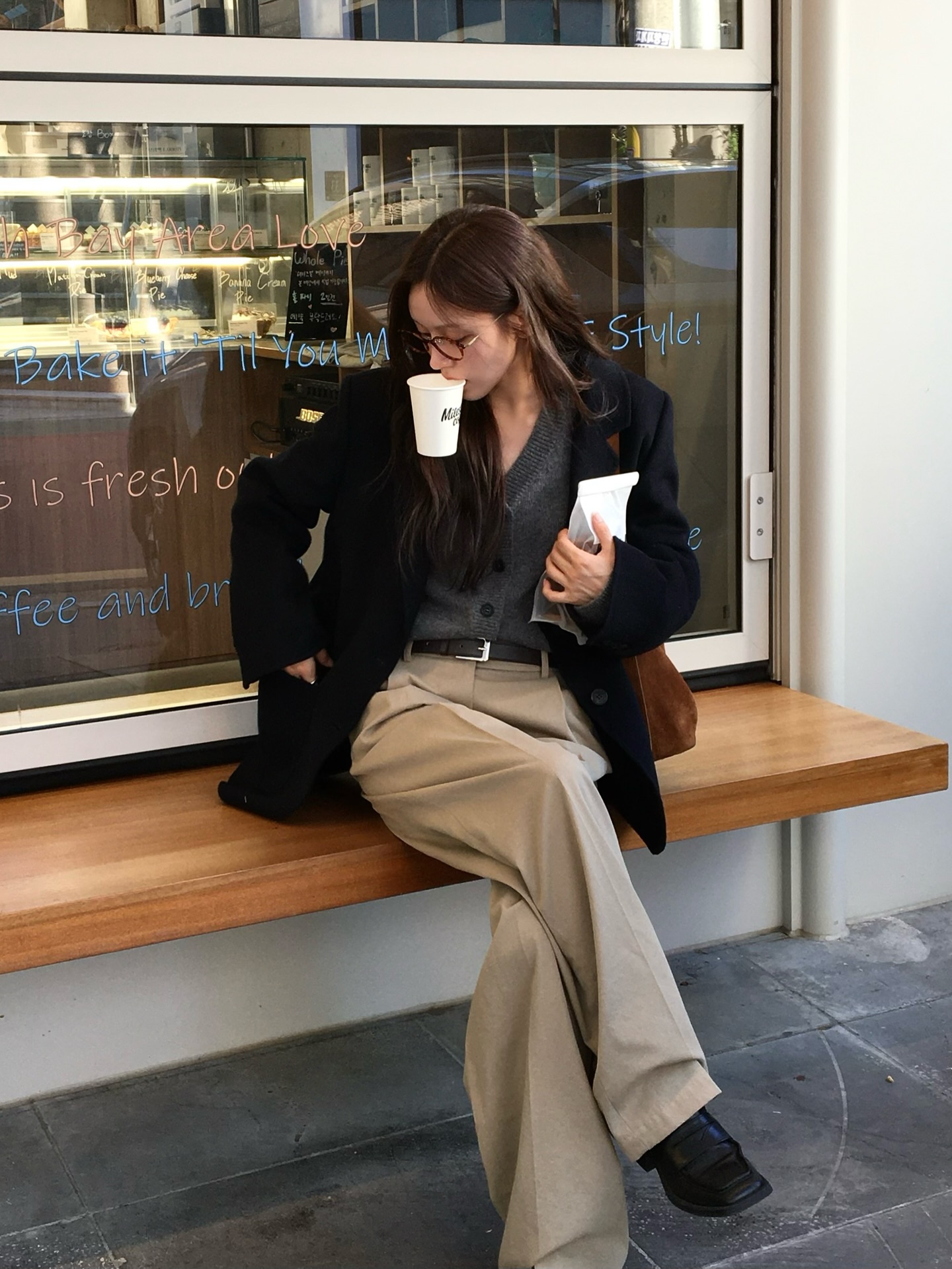 Cách đơn giản để "lên đời" phong cách trong năm 2026 chính là sắm 5 mẫu quần ống rộng đang hot nhất- Ảnh 3.