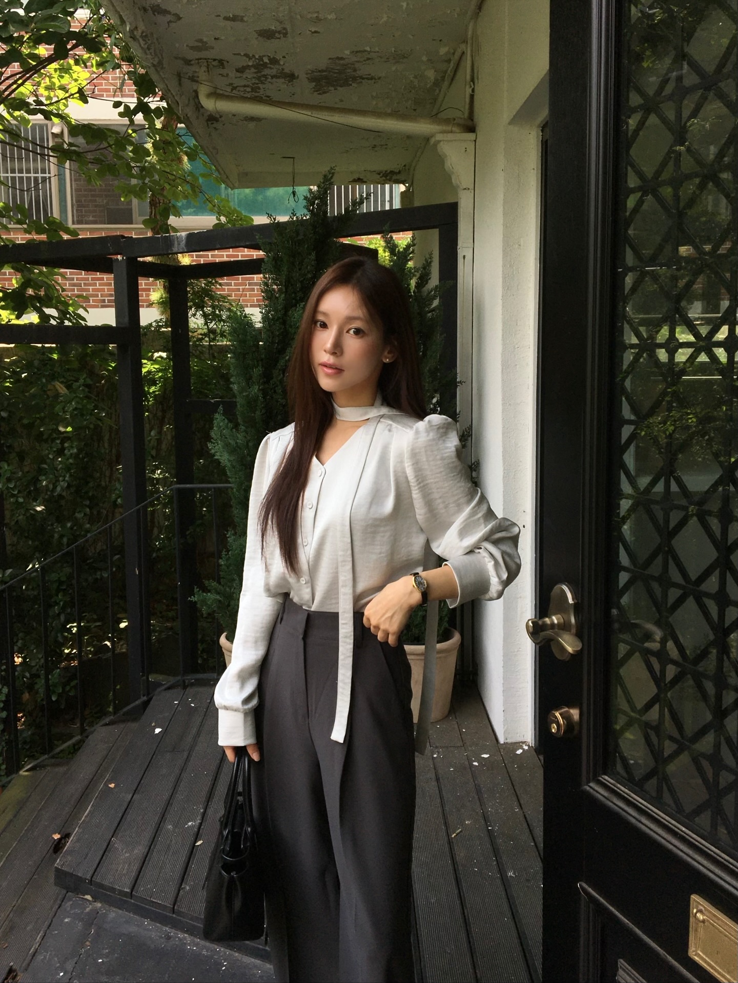 Cách đơn giản để "lên đời" phong cách trong năm 2026 chính là sắm 5 mẫu quần ống rộng đang hot nhất- Ảnh 2.