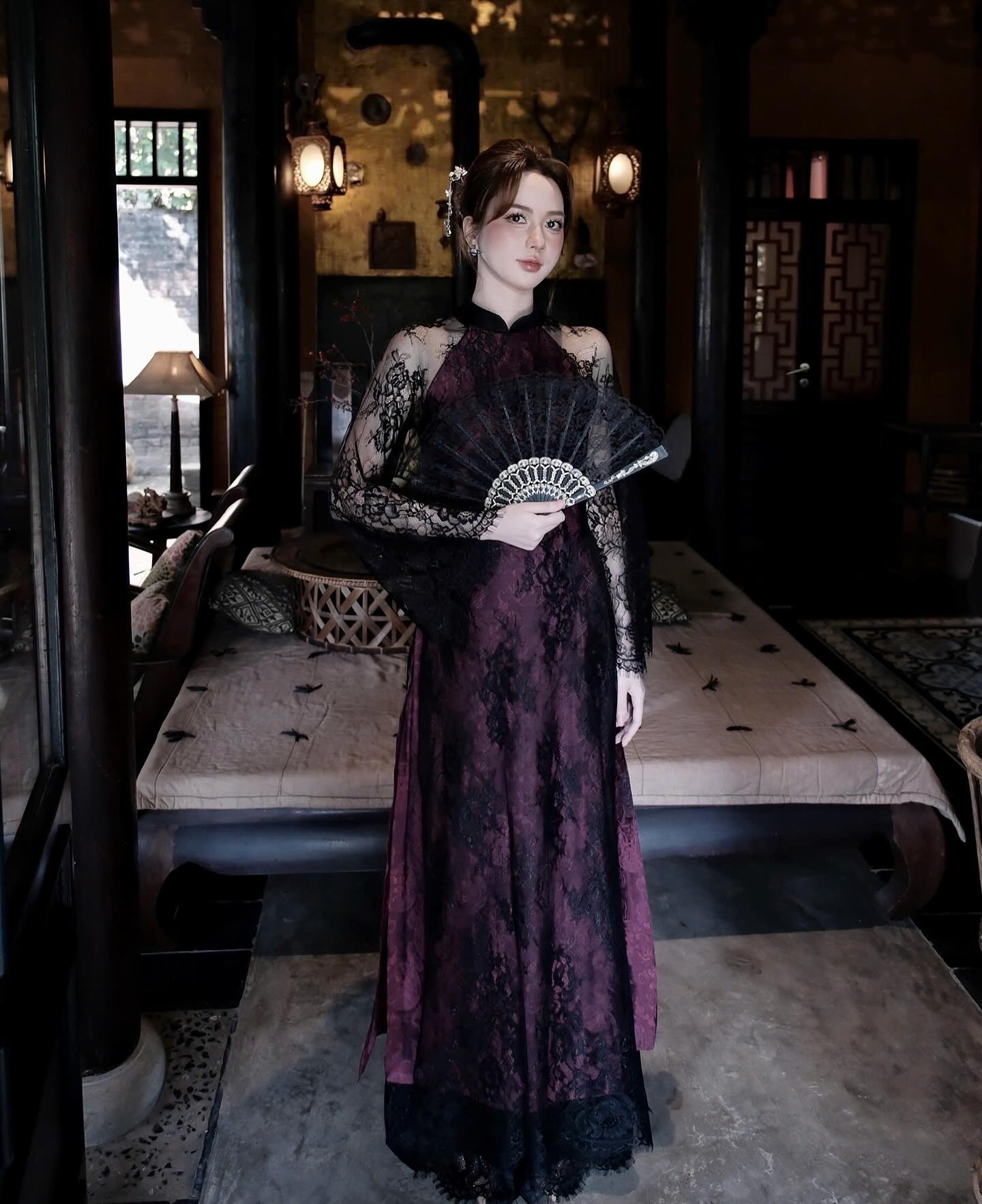 Không còn đỏ, hồng quen thuộc, áo dài Tết 2026 "bắt trend" loạt thiết kế đậm chất phú bà thời thượng- Ảnh 9. Không còn đỏ, hồng quen thuộc, áo dài Tết 2026 "bắt trend" loạt thiết kế đậm chất phú bà thời thượng- Ảnh 9.