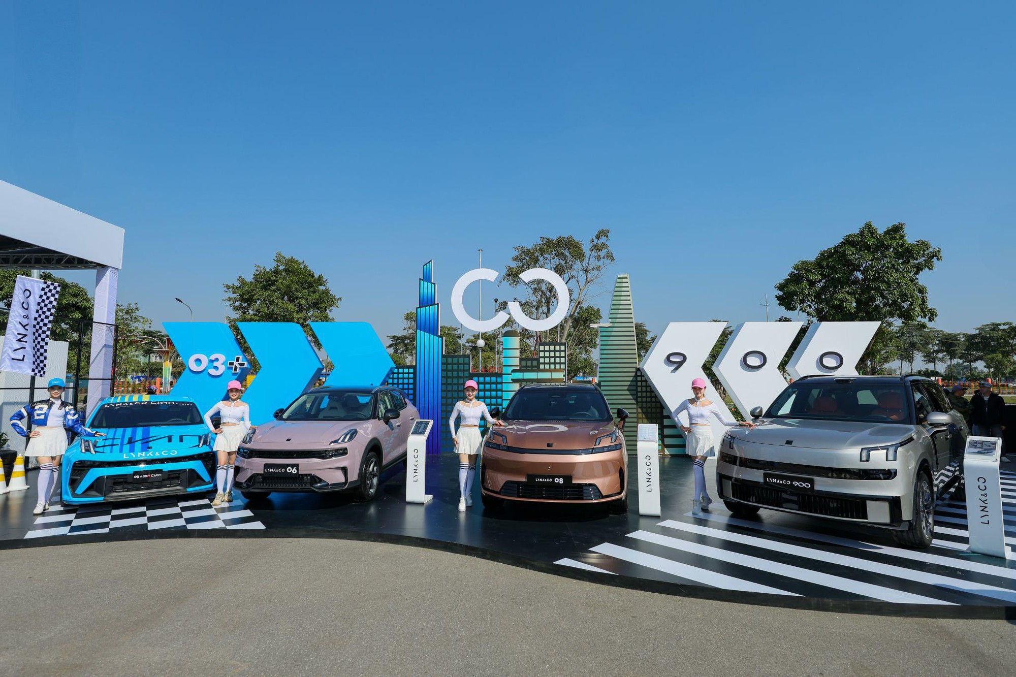 Lynk & Co EM-P Super Hybrid nhận giải “Công nghệ điện hoá của năm 2025”- Ảnh 1.