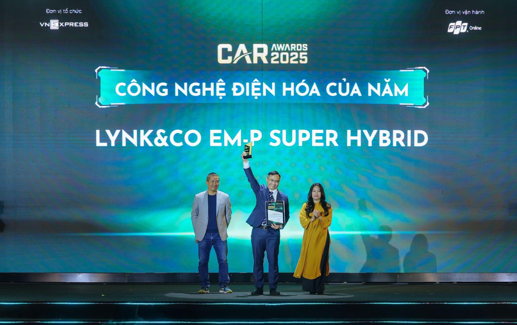 Lynk & Co EM-P Super Hybrid nhận giải “Công nghệ điện hoá của năm 2025”- Ảnh 3.