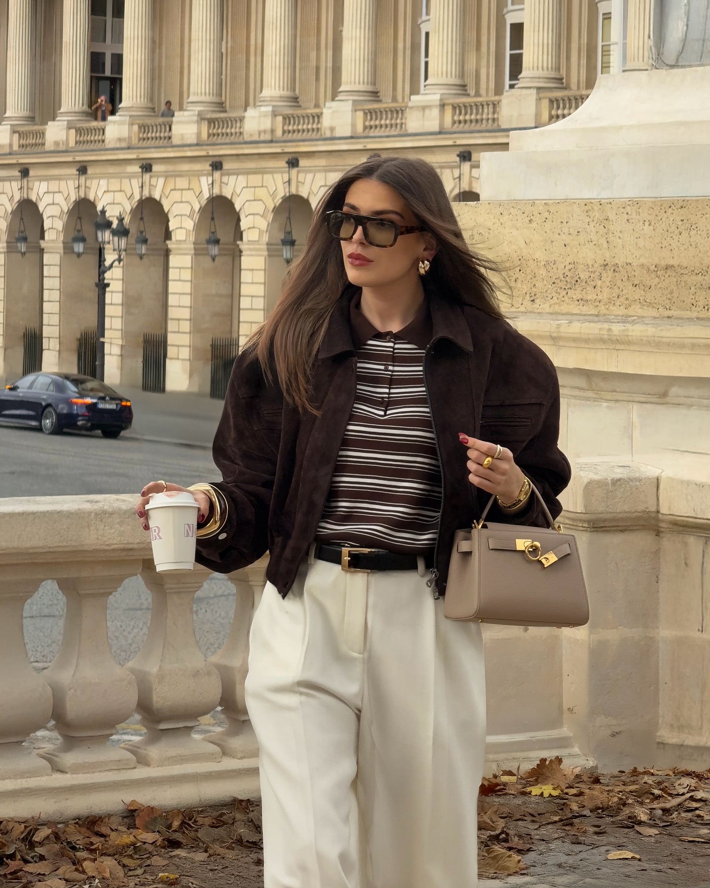 Phụ nữ Pháp mặc đồ màu trung tính rất điệu nghệ: 5 công thức đơn giản mà sang, không hề cộng tuổi- Ảnh 2. Phụ nữ Pháp mặc đồ màu trung tính rất điệu nghệ: 5 công thức đơn giản mà sang, không hề cộng tuổi- Ảnh 2.