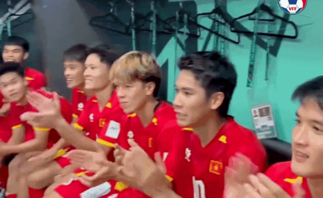"Đột nhập" phòng thay đồ U23 Việt Nam sau chiến thắng U23 Jordan, netizen kì vọng kì tích Thường Châu lặp lại- Ảnh 1.