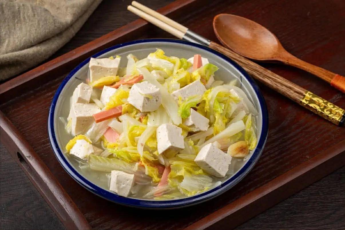 Món này rất thích hợp cho thời tiết lạnh, nấu nhanh khoảng 15 phút mà vô cùng ngon miệng và đưa cơm- Ảnh 1. Món này rất thích hợp cho thời tiết lạnh, nấu nhanh khoảng 15 phút mà vô cùng ngon miệng và đưa cơm- Ảnh 1.