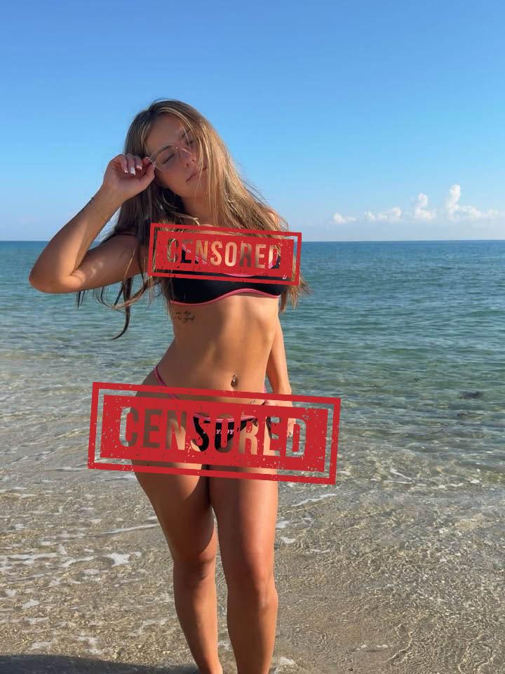 TikToker 18 triệu follow vừa rẽ hướng đã bị fan ném “gạch đá” đến bật khóc trên livestream- Ảnh 2. TikToker 18 triệu follow vừa rẽ hướng đã bị fan ném “gạch đá” đến bật khóc trên livestream- Ảnh 2.