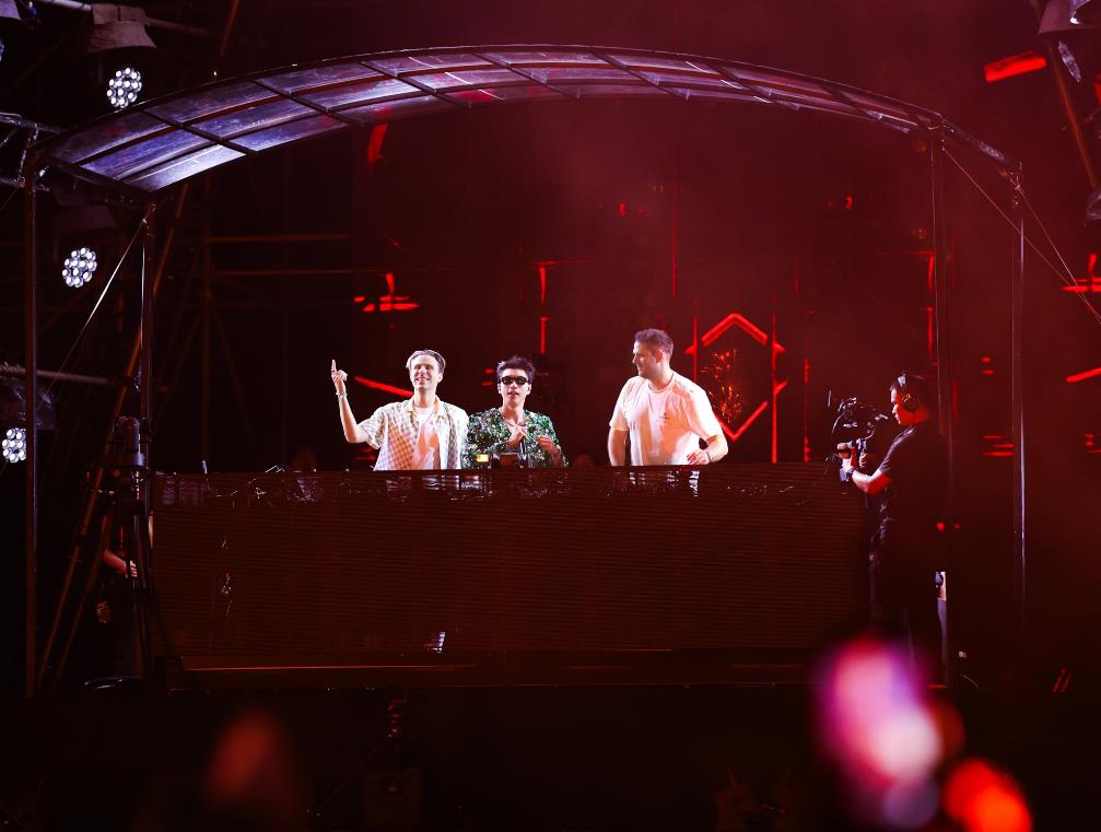 Hàng chục nghìn khán giả Hà Nội - Nha Trang mở kết nối thật với Heineken Countdown 2026- Ảnh 10. Hàng chục nghìn khán giả Hà Nội - Nha Trang mở kết nối thật với Heineken Countdown 2026- Ảnh 10.