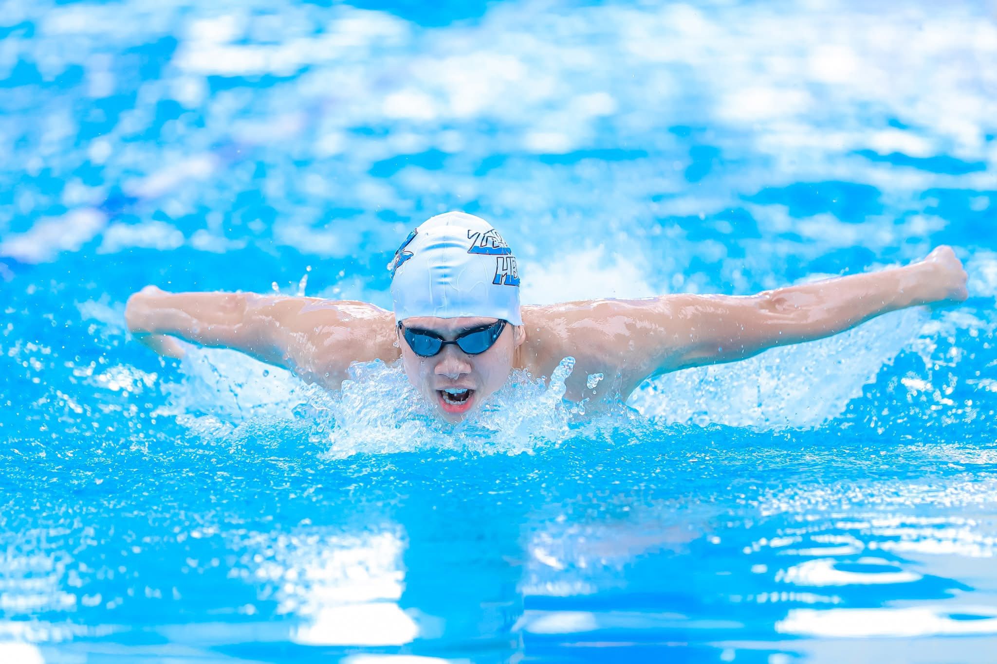 Viral loạt ảnh đời thường của Quang Thuấn - nam thần bơi lội thế hệ mới, 19 tuổi được thăng quân hàm gây sốt MXH- Ảnh 4.