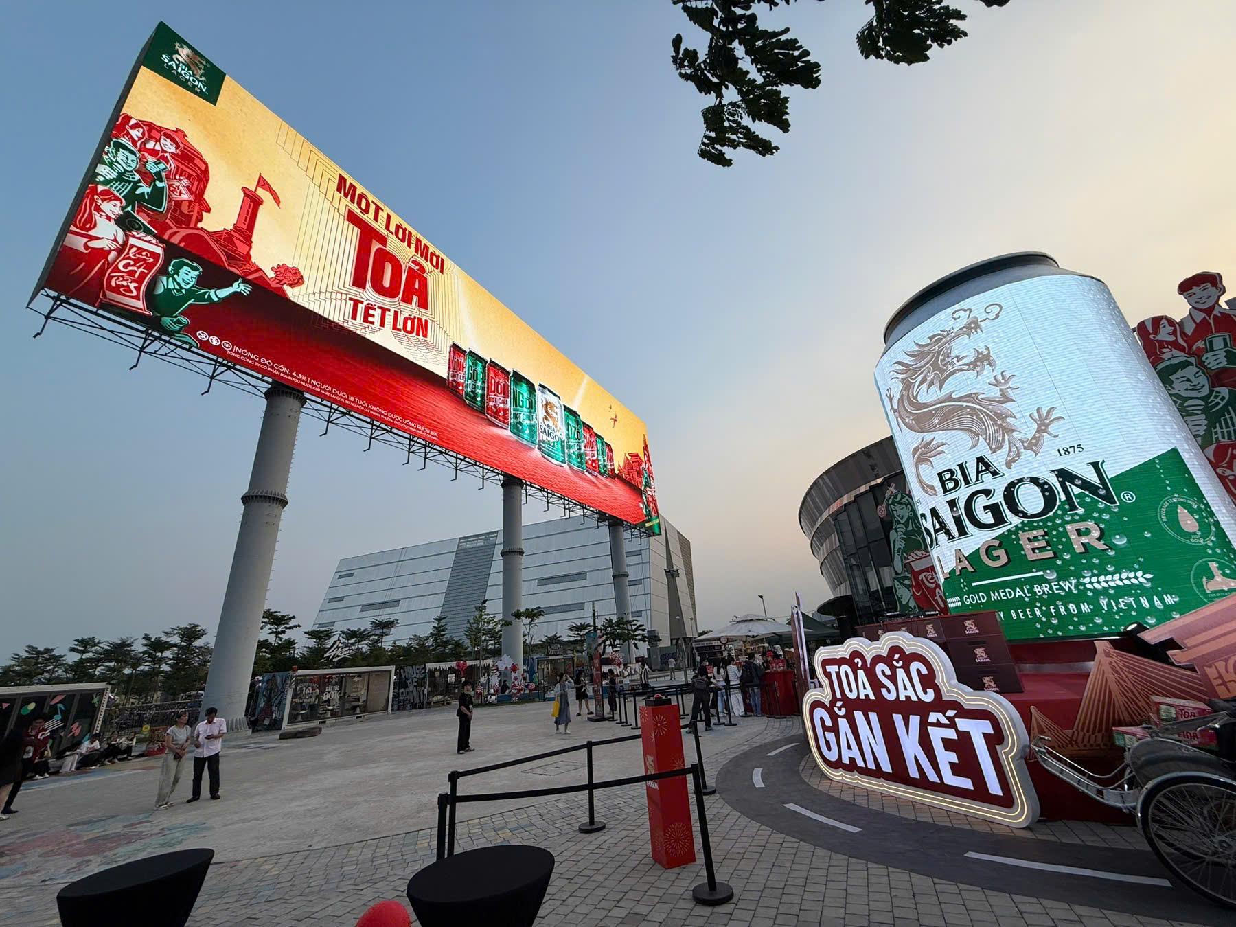 Bia Saigon: Từ dấu ấn “Tỏa sắc Tết Sài Gòn” đến hành trình “Tỏa Tết lớn” khắp Việt Nam- Ảnh 1.