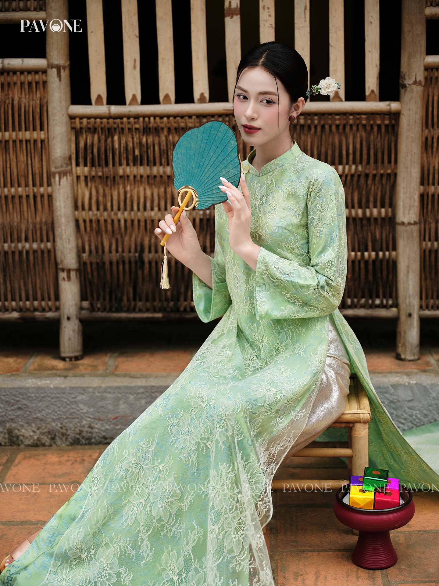 Vì sao áo dài ren được dự đoán là “át chủ bài” mùa Tết 2026?- Ảnh 16. Vì sao áo dài ren được dự đoán là “át chủ bài” mùa Tết 2026?- Ảnh 16.