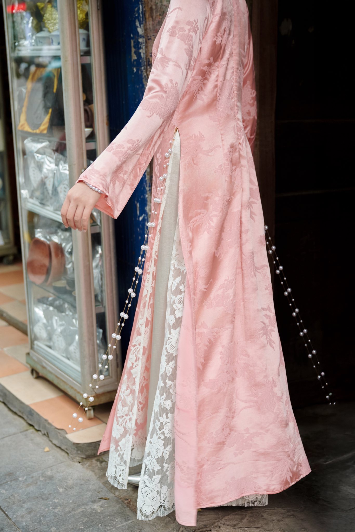 Vì sao áo dài ren được dự đoán là “át chủ bài” mùa Tết 2026?- Ảnh 18. Vì sao áo dài ren được dự đoán là “át chủ bài” mùa Tết 2026?- Ảnh 18.