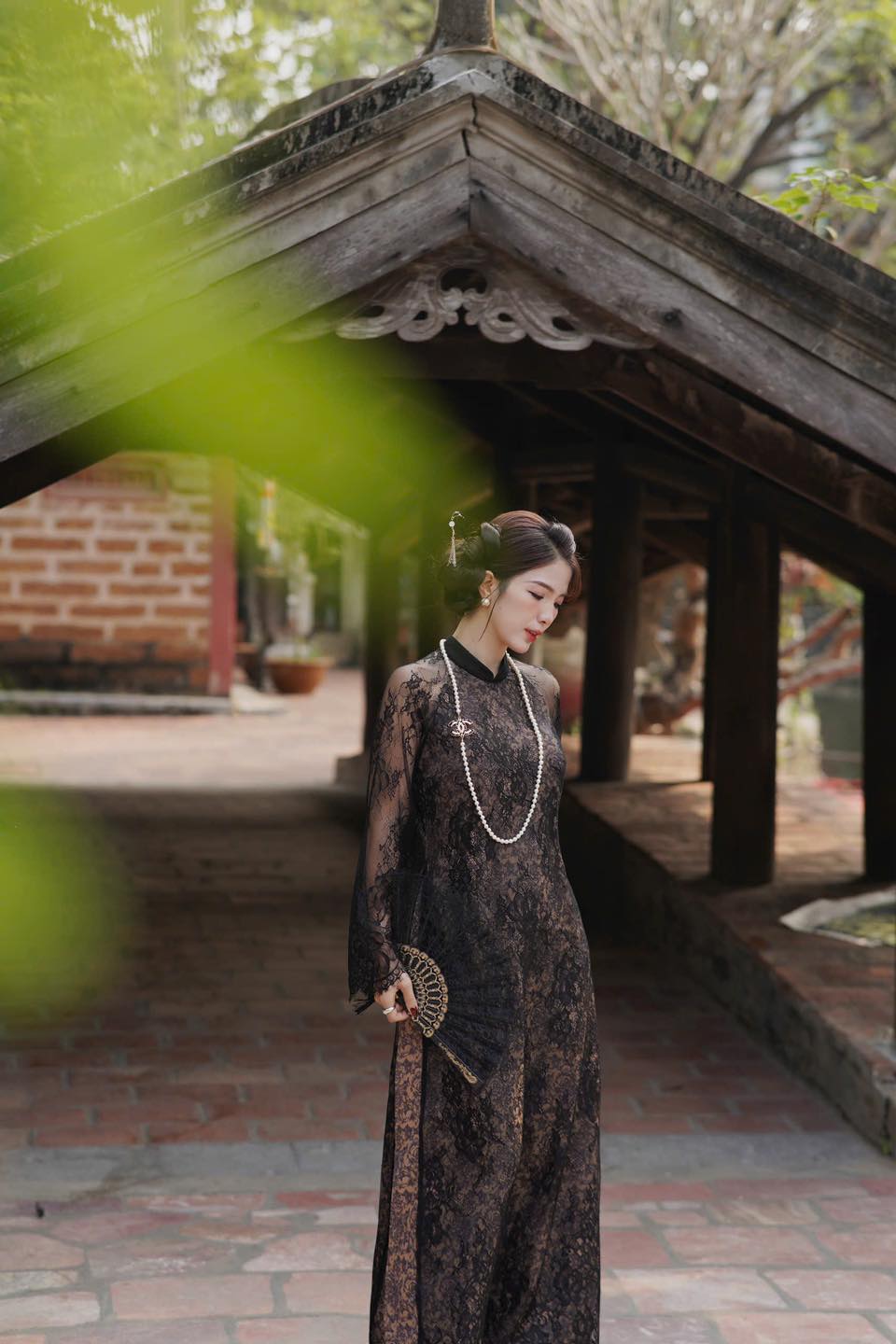 Vì sao áo dài ren được dự đoán là “át chủ bài” mùa Tết 2026?- Ảnh 3. Vì sao áo dài ren được dự đoán là “át chủ bài” mùa Tết 2026?- Ảnh 3.