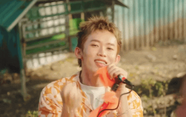 Nam ca sĩ Vbiz làm mọi cách cố thoát mác "flop", dùng chiêu cuối nhạc Tết liệu có làm nên chuyện?- Ảnh 1.