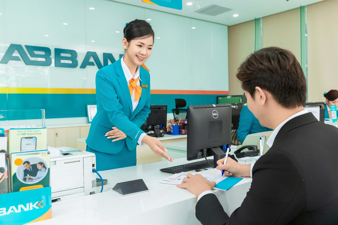 ABBANK được UBCKNN chấp thuận chào bán cổ phiếu ra công chúng- Ảnh 2.