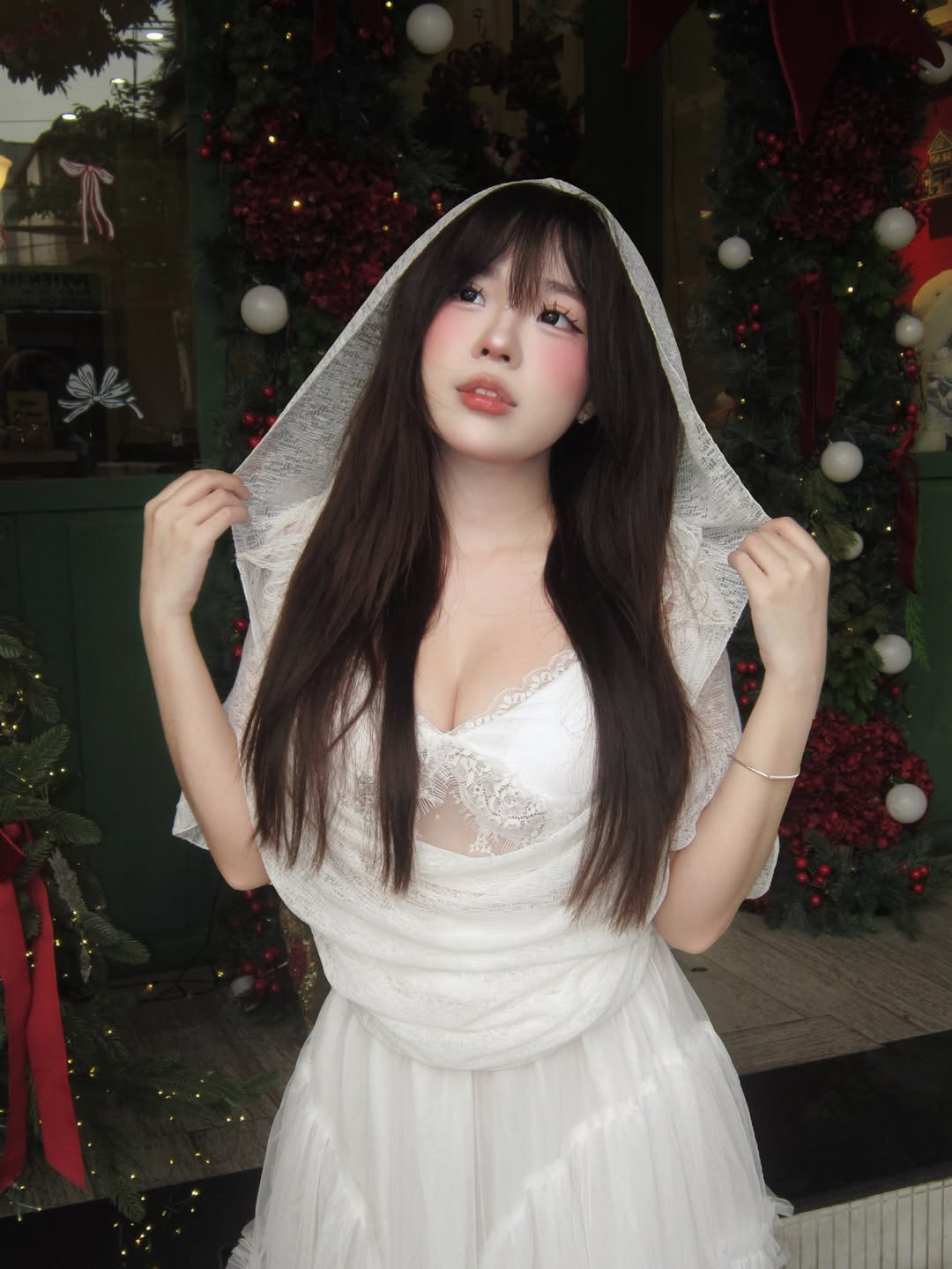 photo-1767857507543 photo-1767857507543