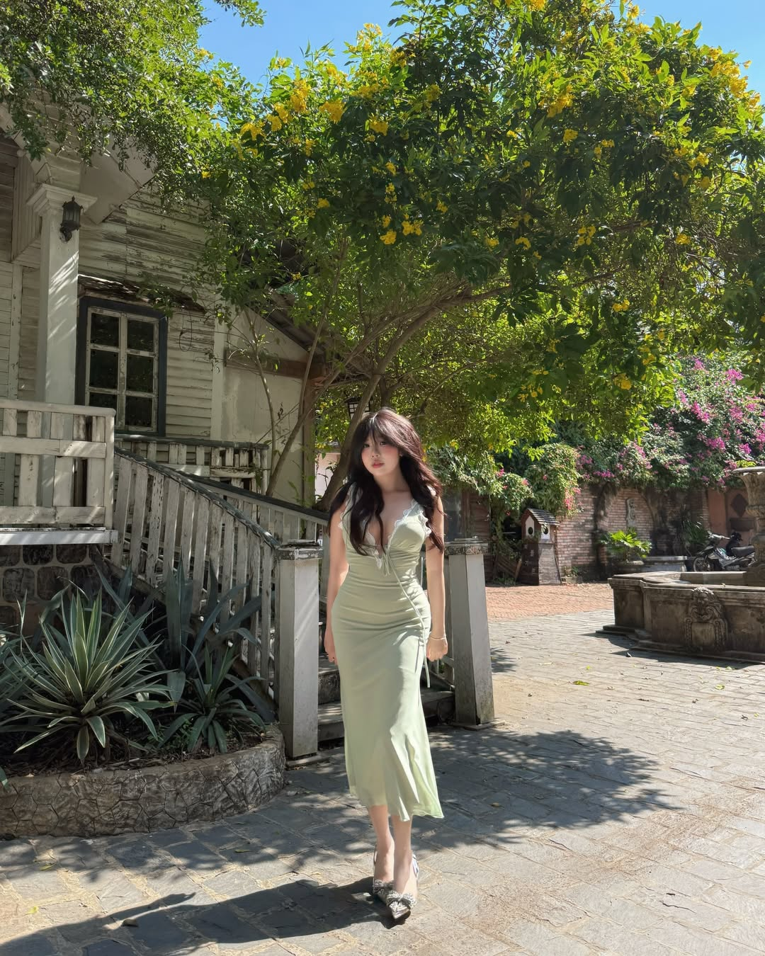 photo-1767857545897 photo-1767857545897