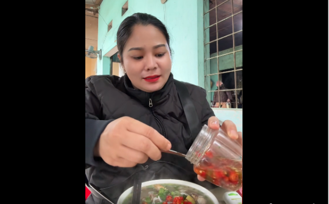 Chị Lê Thị Là: Sức hút từ những khoảnh khắc đời thường, thu hút hơn 400.000 người theo dõi- Ảnh 1.