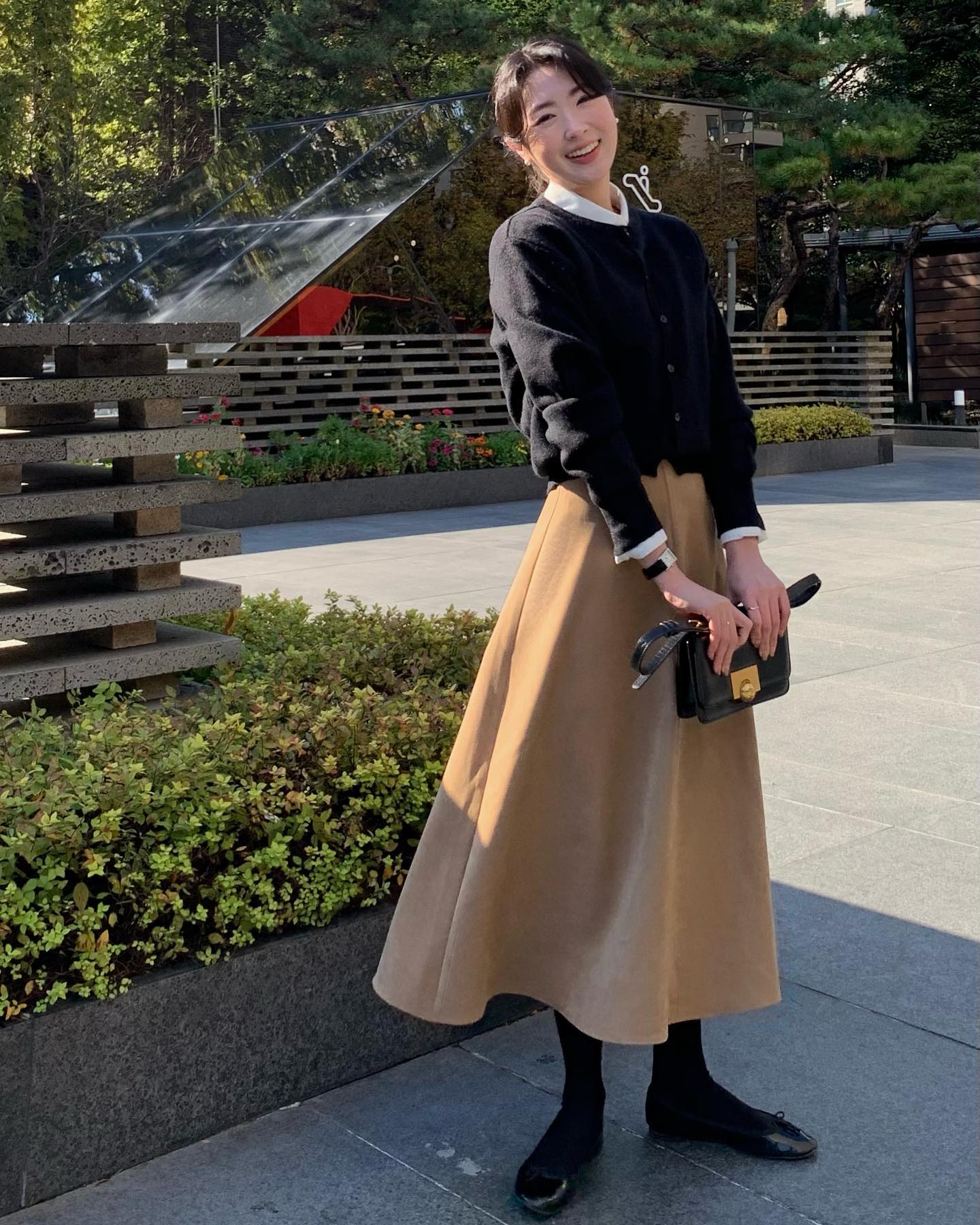 Có thể khẳng định, đây là 5 mẫu áo khoác đẹp nhất để mặc với chân váy- Ảnh 9.