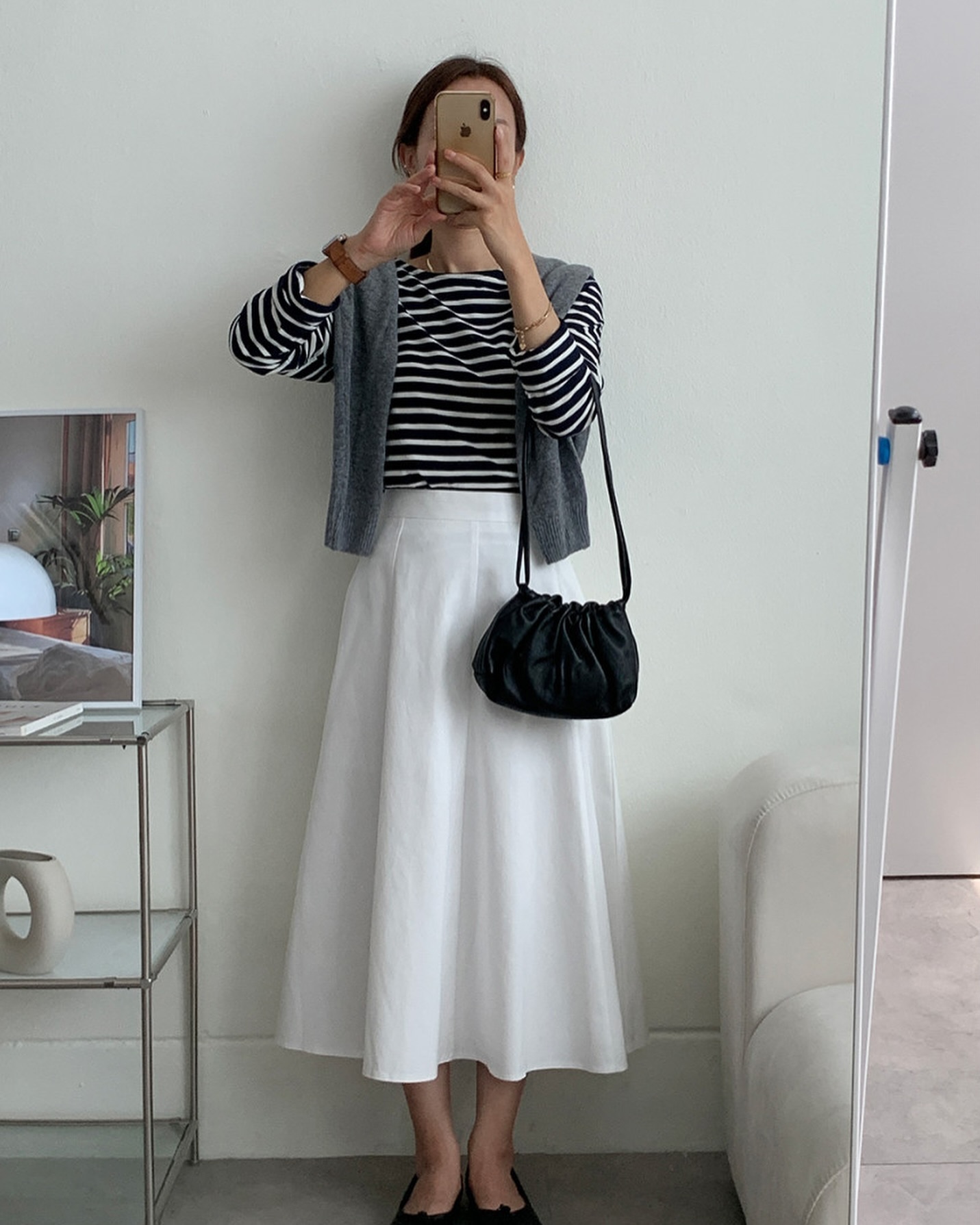 Người phụ nữ cao 1m53 có style rất sành điệu, hóa ra là nhờ 4 công thức diện đồ đơn giản mà tôn dáng- Ảnh 1.