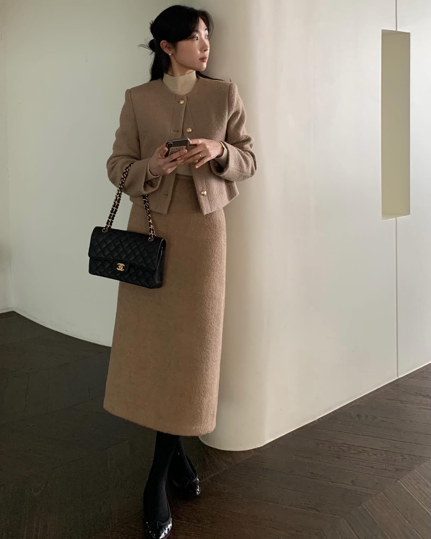 Có thể khẳng định, đây là 5 mẫu áo khoác đẹp nhất để mặc với chân váy- Ảnh 2.