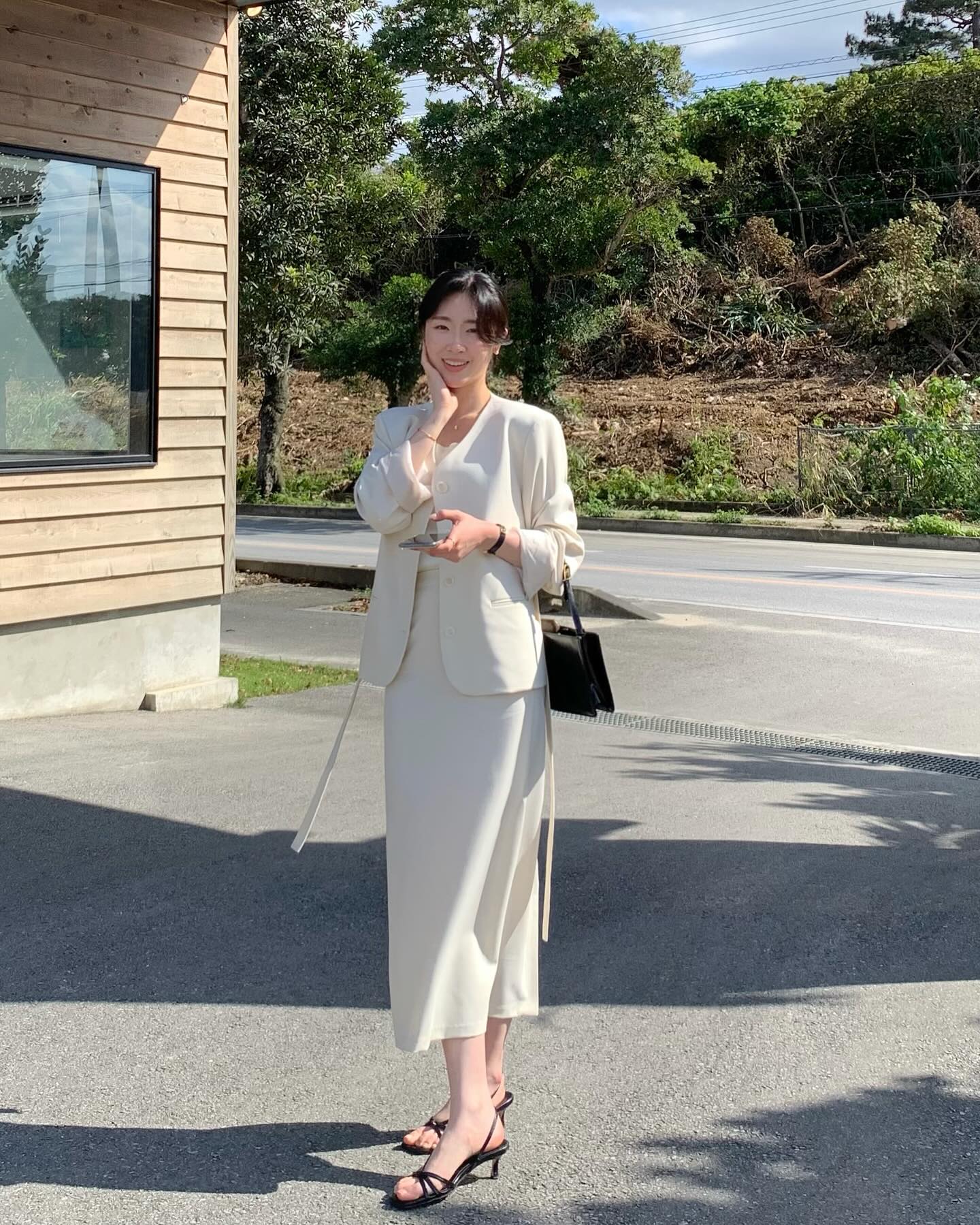 Có thể khẳng định, đây là 5 mẫu áo khoác đẹp nhất để mặc với chân váy- Ảnh 8.