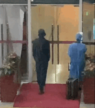 Góc khuất nghề trợ lý nghệ sĩ: Làm việc 24/7, lương đã bèo bọt còn bị cắt xén, nợ nần - Ảnh 4.