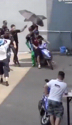 Góc khuất nghề trợ lý nghệ sĩ: Làm việc 24/7, lương đã bèo bọt còn bị cắt xén, nợ nần - Ảnh 6.