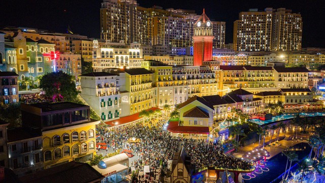 Khách quốc tế đổ bộ, tới Phú Quốc tưởng mình đi nước ngoài- Ảnh 2.