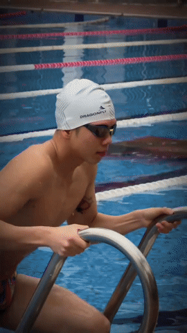 Nam thần bơi lội thế hệ mới Quang Thuấn khoe body 8 múi cực phẩm, vác bổng chị gái Ánh Viên hút triệu view- Ảnh 3. Nam thần bơi lội thế hệ mới Quang Thuấn khoe body 8 múi cực phẩm, vác bổng chị gái Ánh Viên hút triệu view- Ảnh 3.