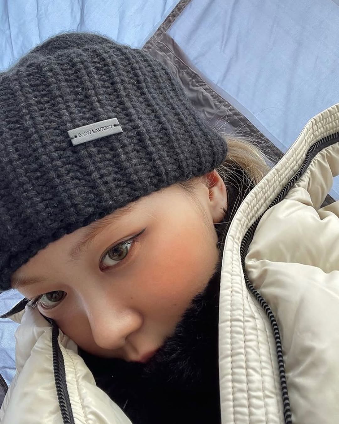 Jennie kín bưng tới sự kiện, netizen phán “lùn thấy cưng”- Ảnh 15.