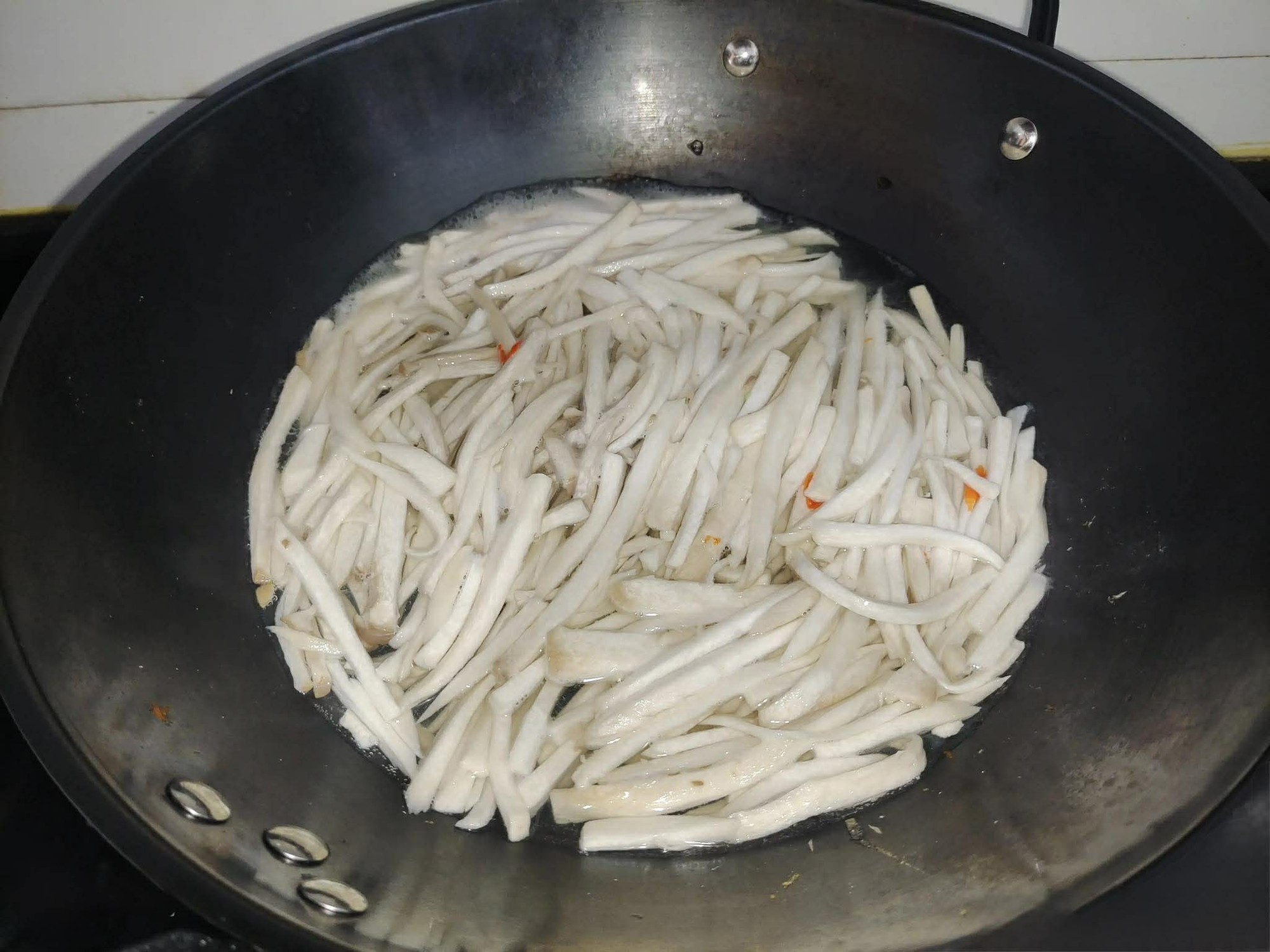 Món ăn này ngon, dễ làm và hoàn hảo cho bữa cơm ngày Tết, chắc chắn mọi người sẽ yêu thích- Ảnh 3.