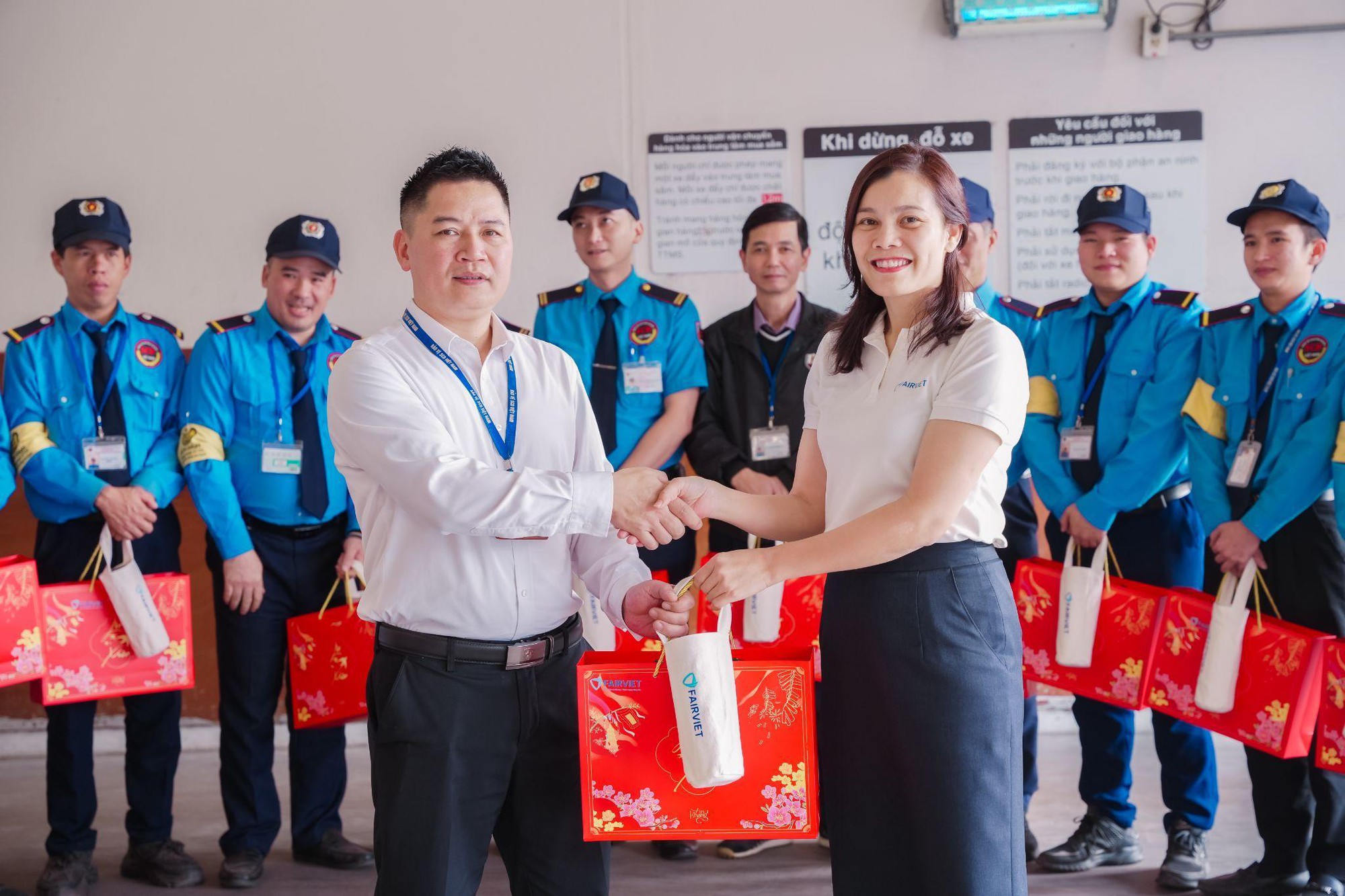 FAIRVIET triển khai “Tết An Vui – Xuân Vững Chãi”: Khi doanh nghiệp chung tay tri ân lực lượng trực Tết - Ảnh 2.